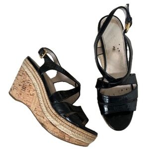 Prada Calzature Donna Black Patent Espadrille Sandals in Nero. Size 39